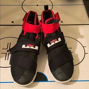 Nike sneakers size 8